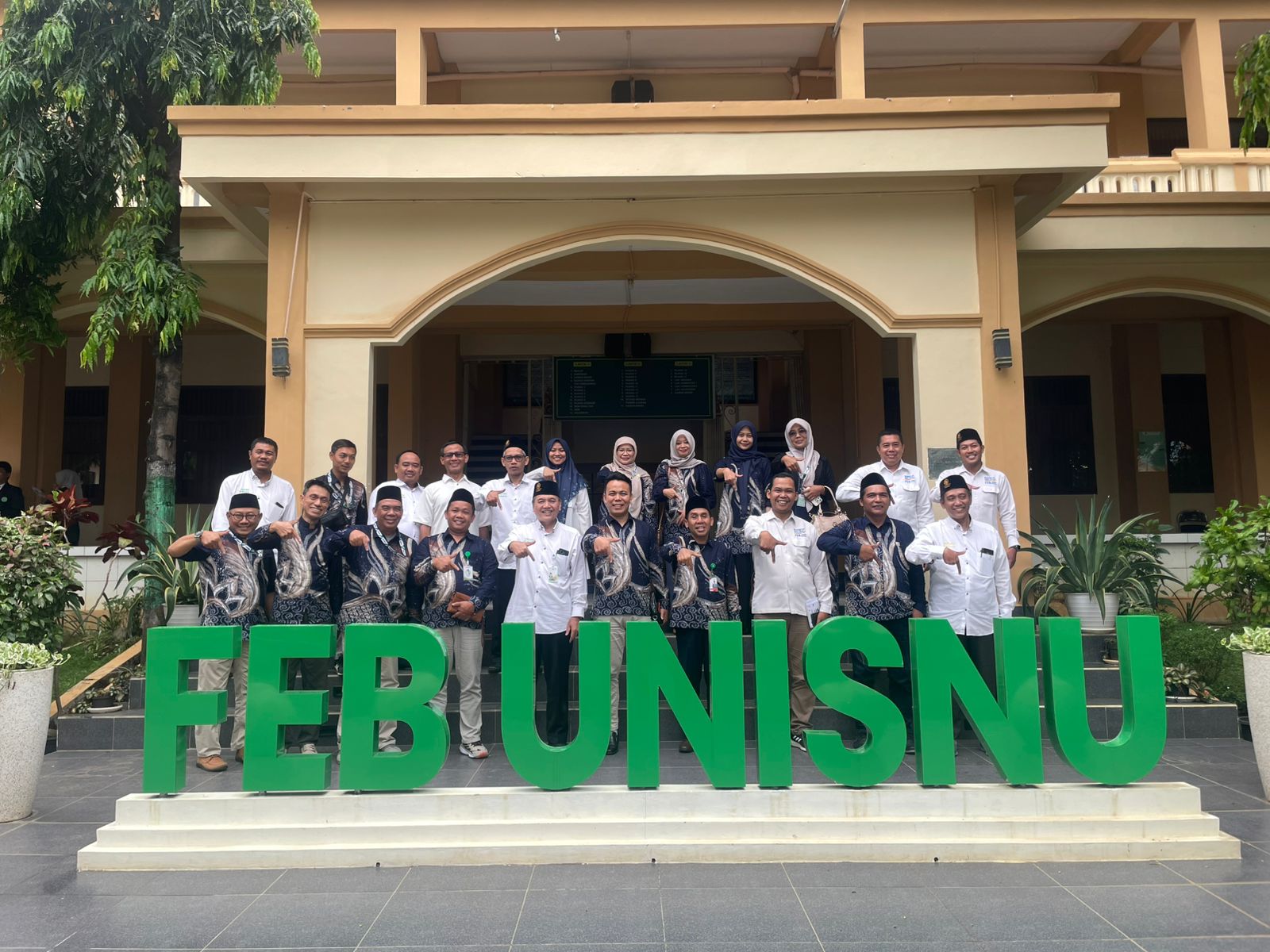 Belajar Bisnis Online di FEB UNISNU Jepara