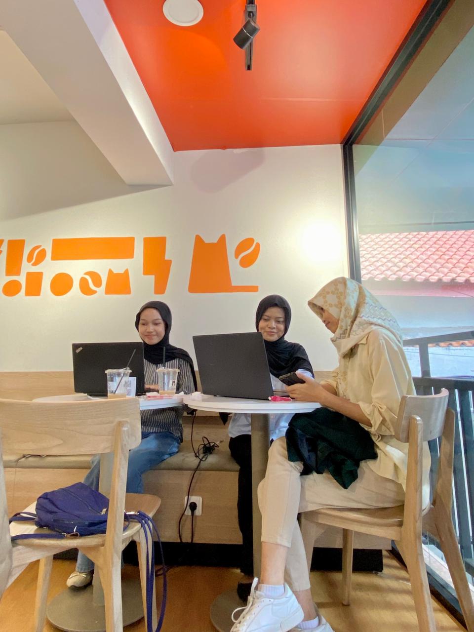 Belajar Bisnis Online di FEB UNISNU Jepara