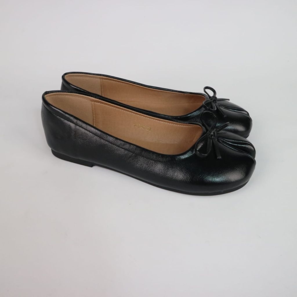 Sepatu Flat Shoes Wanita Hitam