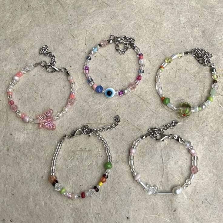 Gelang estetik untuk tampilan lebih modis yang cantik setiap hari