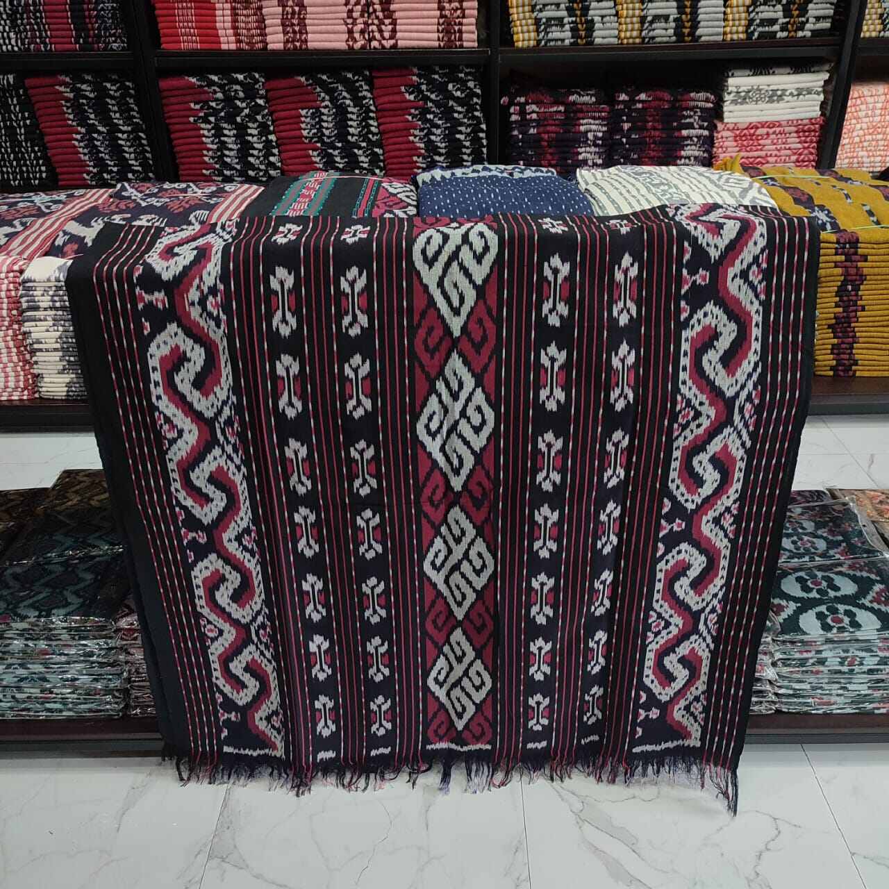 Kain Tenun Toraja
