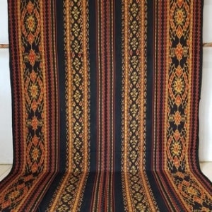 Kain Tenun Ikat