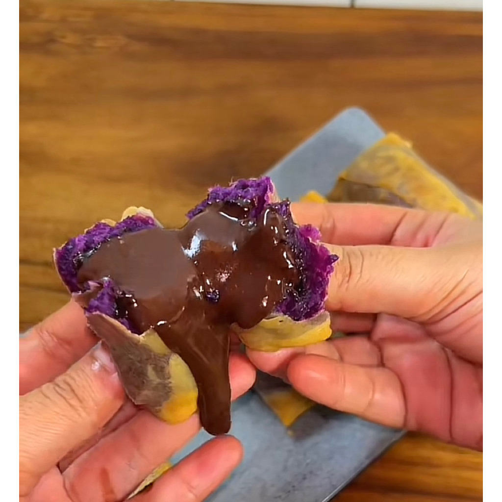 Lumpia Ubi Ungu Coklat