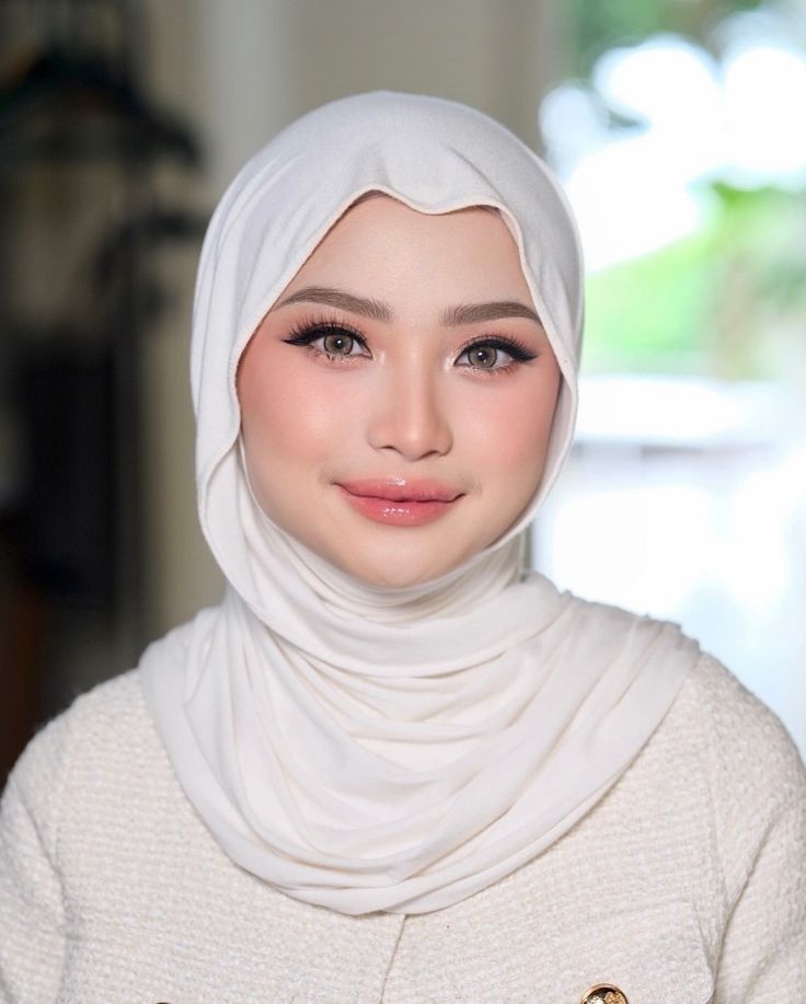 Make up wisuda