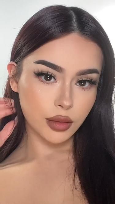 Make up latina