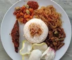 Nasi uduk ikan tongkol