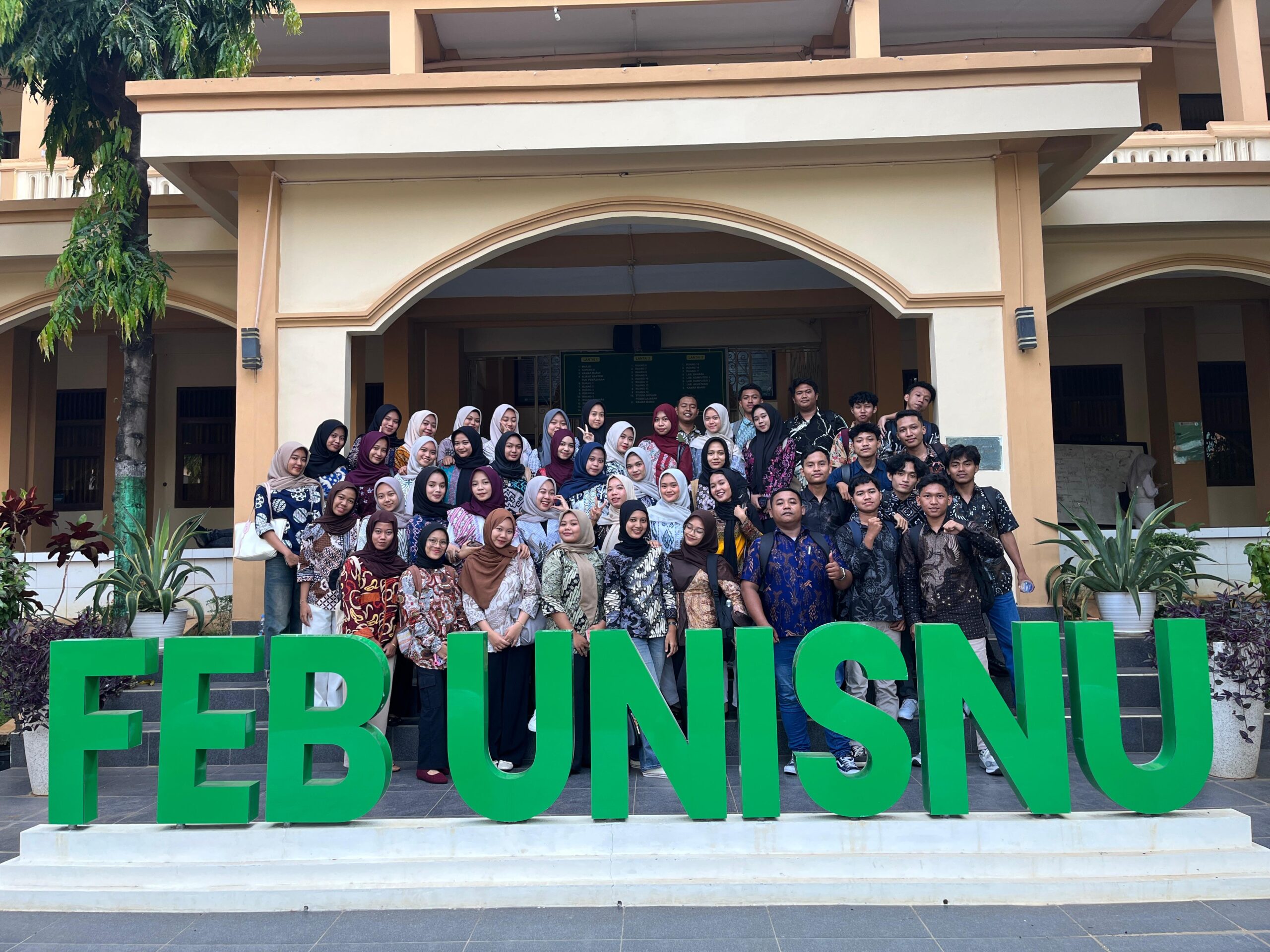 Belajar Bisnis Online di FEB UNISNU Jepara